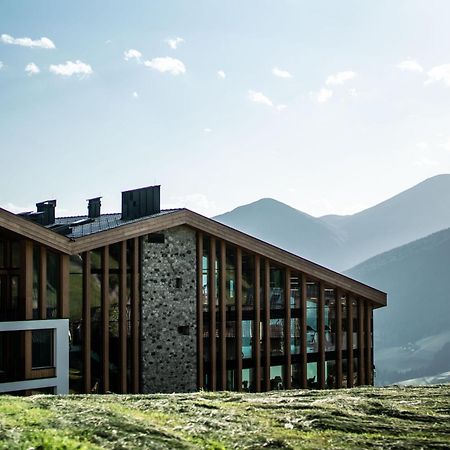 Panoramic Lotsch Hotel Sarentino Exterior photo